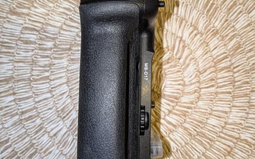 Vertikaalne käepide Nikon D500-le MB-D17 image 1